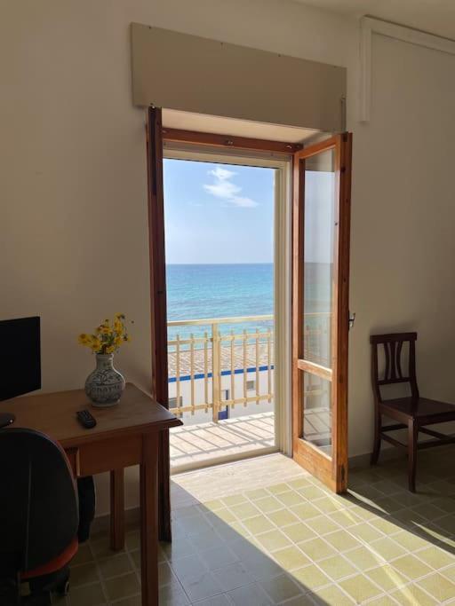 Panoramico Appartamento Lido Conchiglie Gallipoli Luaran gambar